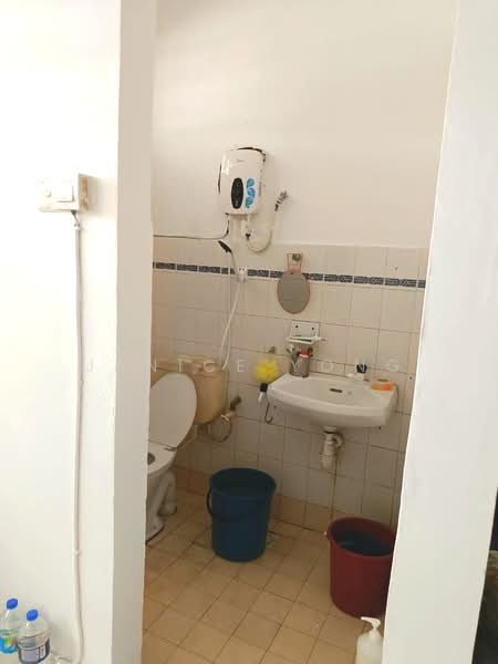 Rumah Teres 2 Tingkat untuk Disewa di Kota Masai (Pasir Gudang) - Janice Yong - Bathroom - PropertyGuru.com.my