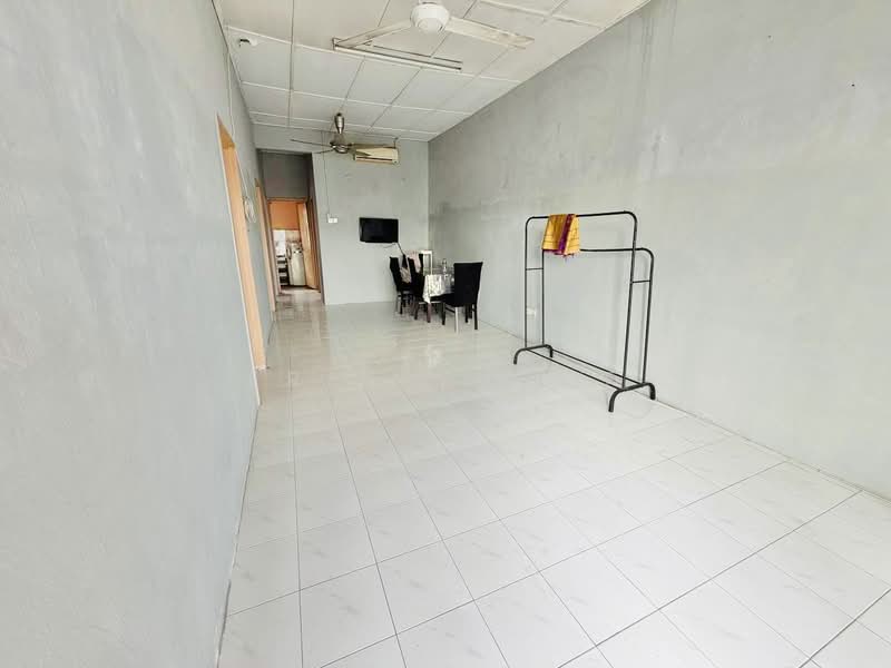 Terraced House for Rent in Banting (Selangor) - Erin Yusof - Living Room - PropertyGuru.com.my