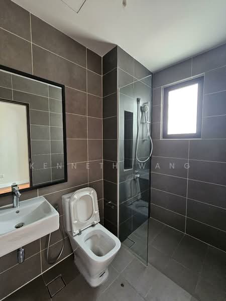Rumah Teres 3 Tingkat untuk Dijual di Bukit Rahman Putra (Sungai Buloh) - Kenneth Wang - Bathroom - PropertyGuru.com.my