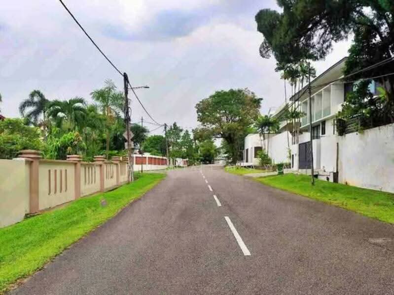 Rumah Teres 3 Tingkat untuk Dijual di Taman Bukit Pantai (Bangsar) - Fifi Natasya - Exterior - PropertyGuru.com.my
