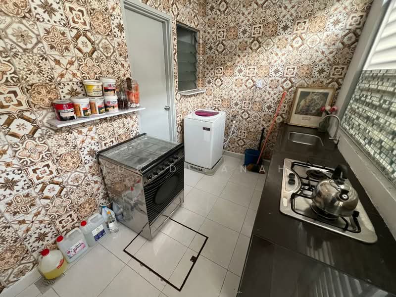 Rumah Teres 2 Tingkat untuk Dijual di Setia Tropika (Johor Bahru) - Nur Diyanah - Kitchen - PropertyGuru.com.my