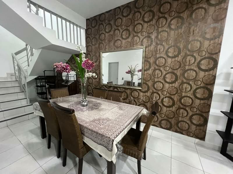 Rumah Teres 2 Tingkat untuk Dijual di Setia Tropika (Johor Bahru) - Nur Diyanah - Dining Room - PropertyGuru.com.my
