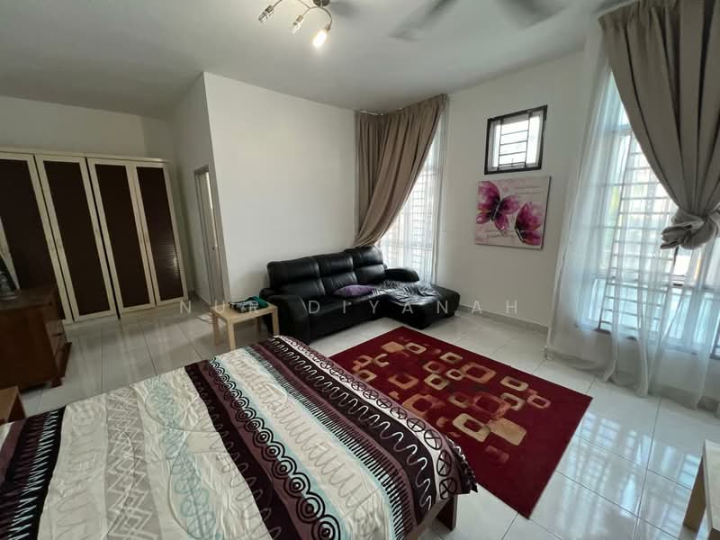 Rumah Teres 2 Tingkat untuk Dijual di Setia Tropika (Johor Bahru) - Nur Diyanah - Master Bedroom - PropertyGuru.com.my
