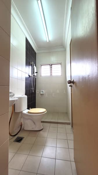 2-storey Terraced House for Sale in Bandar Kinrara Seksyen 9 (Bandar Kinrara) - Michiall Lee - Bathroom - PropertyGuru.com.my