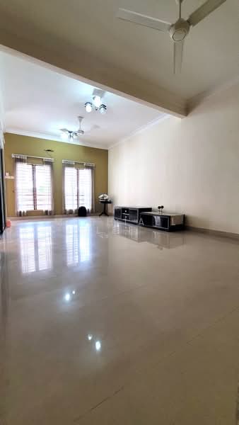 2-storey Terraced House for Sale in Bandar Kinrara Seksyen 9 (Bandar Kinrara) - Michiall Lee - Living Room - PropertyGuru.com.my