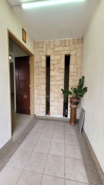 2-storey Terraced House for Sale in Bandar Kinrara Seksyen 9 (Bandar Kinrara) - Michiall Lee - Entrance - PropertyGuru.com.my