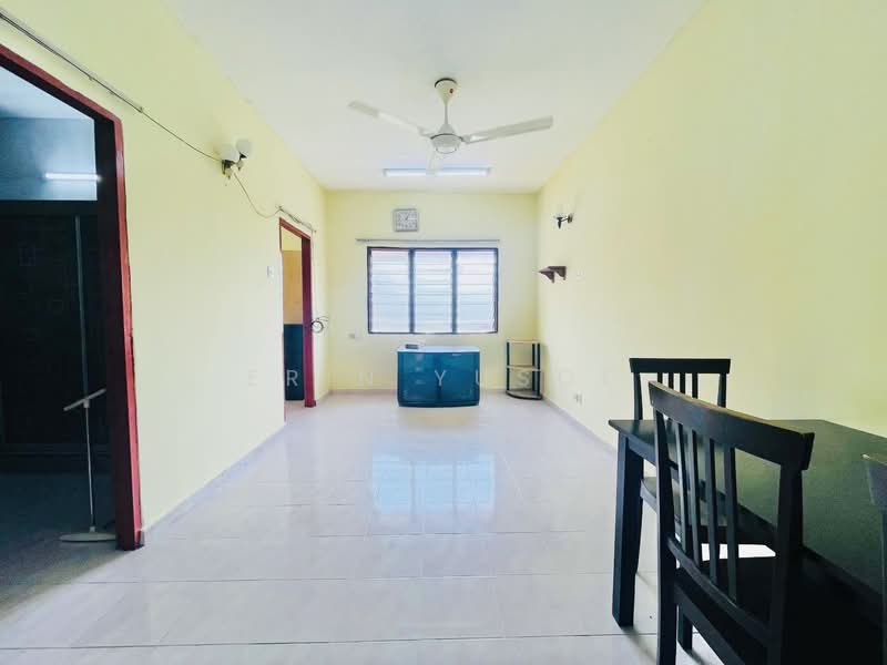Flat for Rent at Flat PKNS Section 7 - Erin Yusof - Living Room - PropertyGuru.com.my