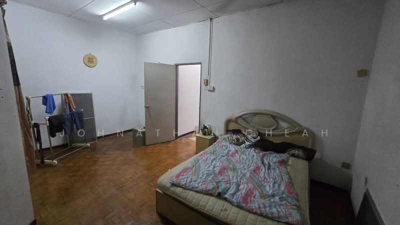 Rumah Teres 2 Tingkat untuk Disewa di Taman Tasek Indra (Ipoh) - Johnathan Cheah - Bedroom - PropertyGuru.com.my