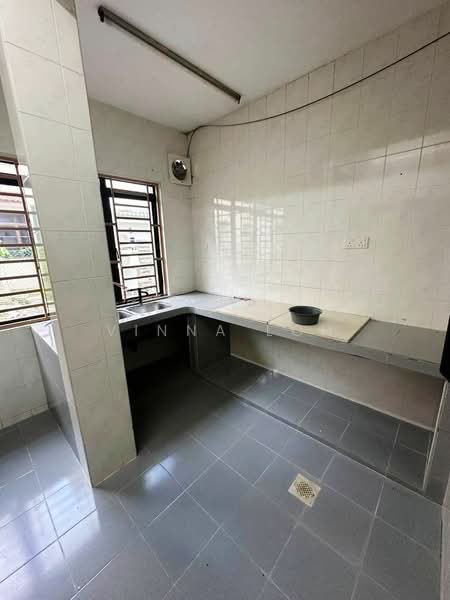 2-storey Terraced House for Sale in Permas Jaya (Johor) - Vinna Loh - Kitchen - PropertyGuru.com.my