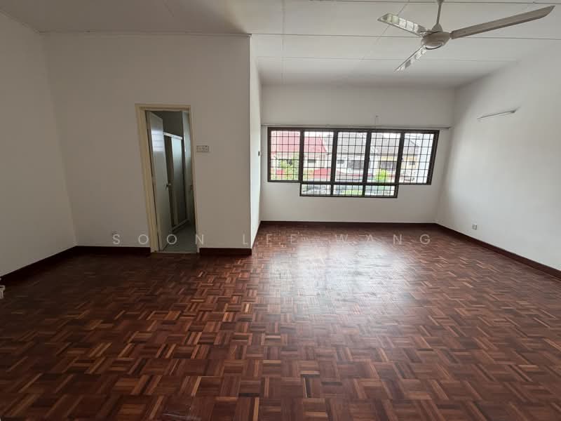 Rumah Teres 2 Tingkat untuk Dijual di Bandar Utama (Selangor) - Soon Lee Wang - Living Room - PropertyGuru.com.my