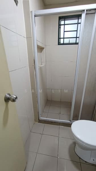Servis Apartment untuk Disewa di OUG Parklane Phase 3 - Sam Lim - Bathroom - PropertyGuru.com.my