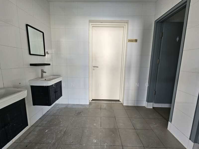Kedai / Pejabat untuk Dijual di Bandar Sri Damansara (Selangor) - Kenneth Wang - Bathroom - PropertyGuru.com.my