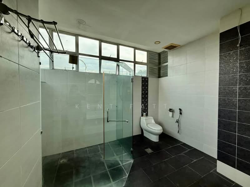 Bungalow for Sale in Kota Emerald (Rawang) - Kent Fatt - Bathroom - PropertyGuru.com.my