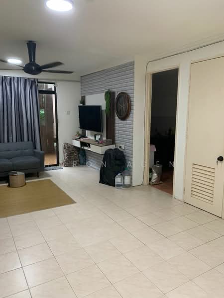 Kondominium untuk Dijual di Cyberia Smart Homes - Haron Agen - Living Room - PropertyGuru.com.my