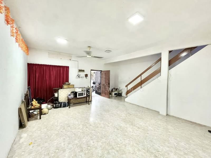 2-storey Terraced House for Sale in Ampang Jaya (Ampang) - Joey Wong - Living Room - PropertyGuru.com.my