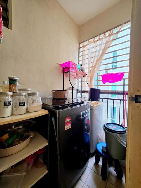 Pangsapuri untuk Dijual di Desajaya Villa - Adliyana Hasan - Balcony - PropertyGuru.com.my