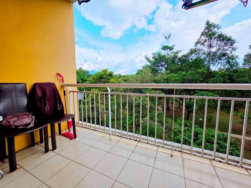 Pangsapuri untuk Dijual di Desajaya Villa - Adliyana Hasan - Balcony - PropertyGuru.com.my