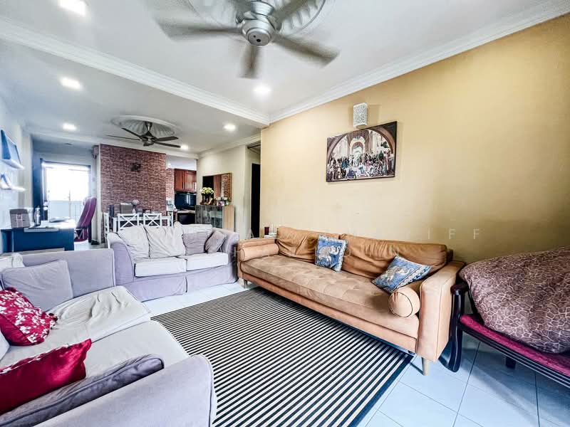 Pangsapuri untuk Dijual di Pangsapuri Permata - Muhammad Zhariff Nasharudin - Living Room - PropertyGuru.com.my