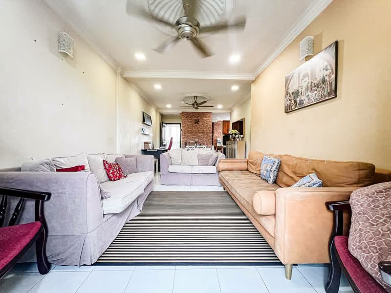 Pangsapuri untuk Dijual di Pangsapuri Permata - Muhammad Zhariff Nasharudin - Living Room - PropertyGuru.com.my