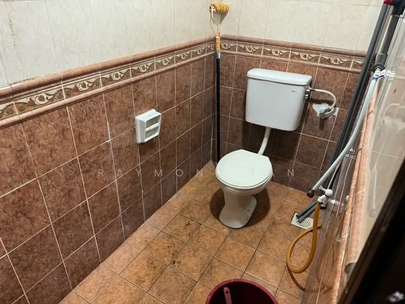 Office for Rent in Mutiara Damansara (Selangor) - Raymond Tan - Bathroom - PropertyGuru.com.my