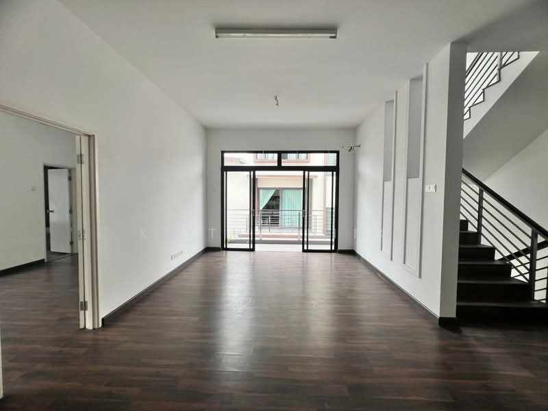 Rumah Teres 2 Tingkat untuk Dijual di Taman Desa Tebrau (Tebrau) - Keith Ching - Living Room - PropertyGuru.com.my
