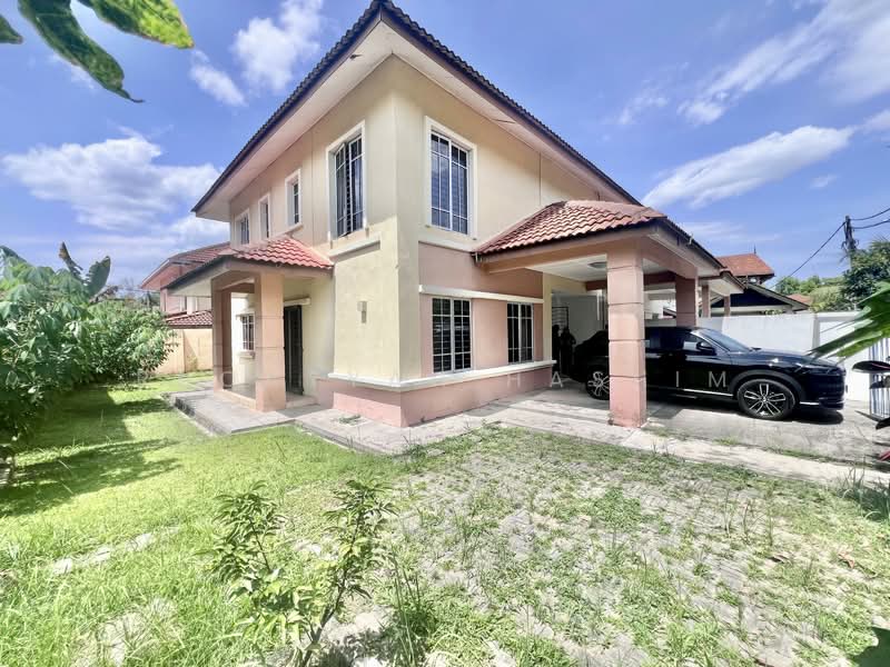Semi-Detached House for Sale in Bandar Bukit Mahkota (Bangi) - Ruqayyah Hashim - Exterior - PropertyGuru.com.my