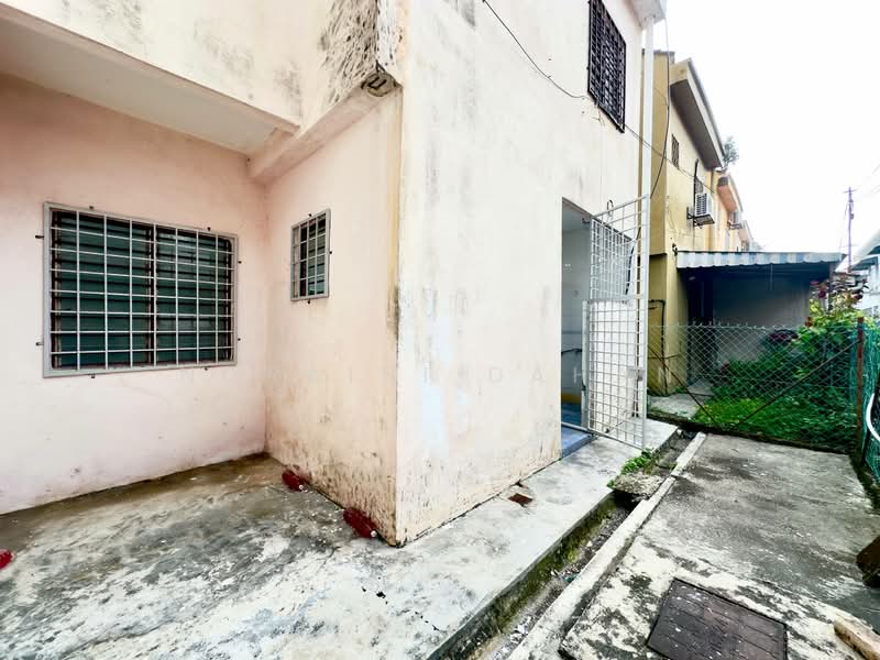 2-storey Terraced House for Sale in Shah Alam (Selangor) - Noraini Dahan - Exterior - PropertyGuru.com.my