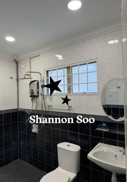 Rumah Teres 2 Tingkat untuk Dijual di Taman Wawasan (Puchong) - Shannon Soo - Bathroom - PropertyGuru.com.my