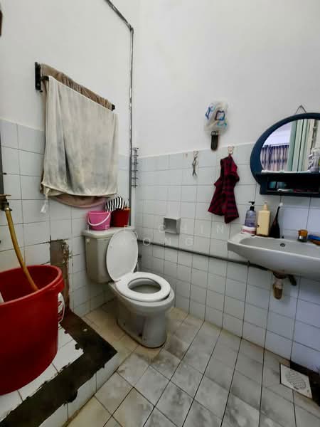 Rumah Teres 1 Tingkat untuk Dijual di Permas Jaya (Johor) - Lee Chin Wong - Bathroom - PropertyGuru.com.my