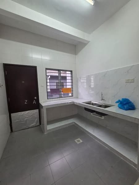 2-storey Terraced House for Rent in Bandar Parklands (Klang) - Zackinn Hoi - Kitchen - PropertyGuru.com.my