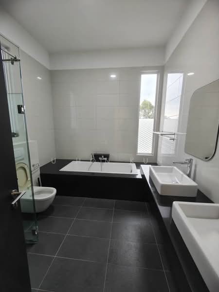 Semi-Detached House for Rent in East Ledang (Iskandar Puteri (Nusajaya)) - U Hon Kun - Bathroom - PropertyGuru.com.my