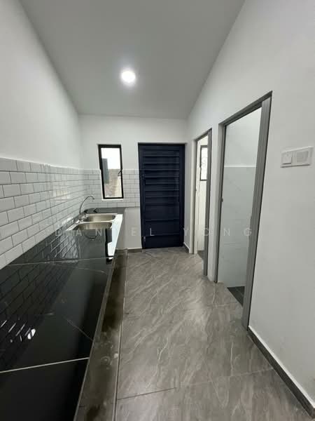 Rumah Teres 1 Tingkat untuk Dijual di Taman Saleng (Kulai) - Daniel Yong - Kitchen - PropertyGuru.com.my