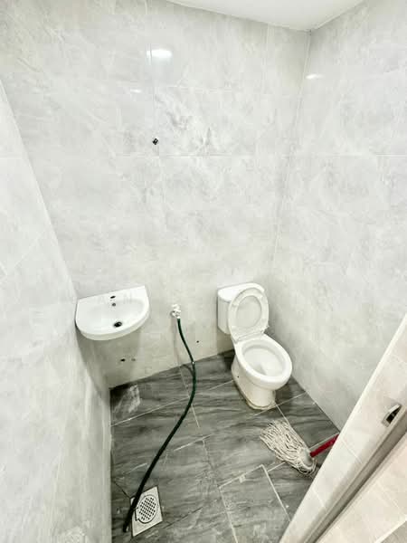 Rumah Teres 2 Tingkat untuk Dijual di Taman Megah Ria (Masai) - Daniel Yong - Bathroom - PropertyGuru.com.my