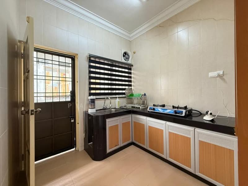 Rumah Teres 2 Tingkat untuk Disewa di Permas Jaya (Johor Bahru) - Patrick Ho - Kitchen - PropertyGuru.com.my