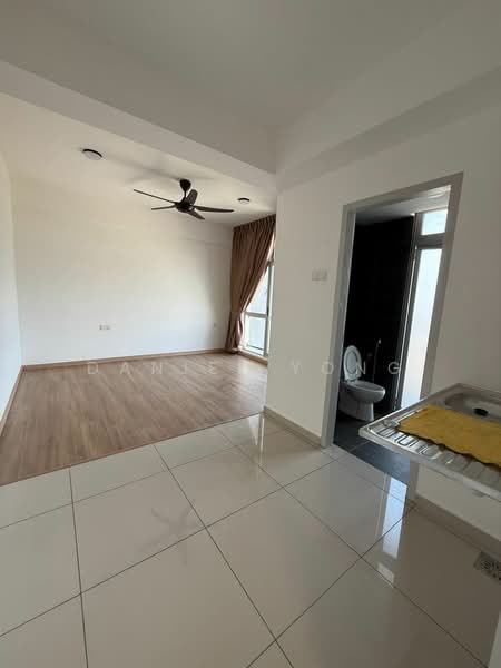 Servis Apartment untuk Dijual di Midas @ Seri Alam - Daniel Yong - Living Room - PropertyGuru.com.my