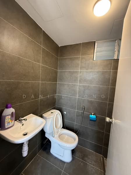 Servis Apartment untuk Dijual di Midas @ Seri Alam - Daniel Yong - Bathroom - PropertyGuru.com.my