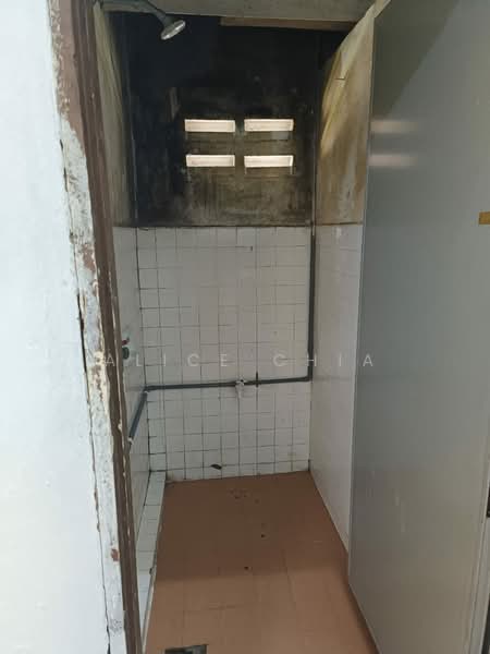 Shop for Rent in Ulu Tiram (Johor) - Alice Chia - Bathroom - PropertyGuru.com.my