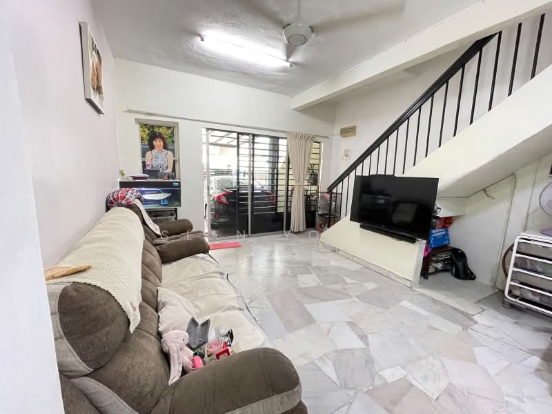 Rumah Teres 2 Tingkat untuk Dijual di Selayang (Selangor) - Sean Yong - Living Room - PropertyGuru.com.my