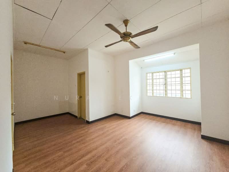 2-storey Terraced House for Sale in Taman Desaria (Nilai) - Nurashekin . - Interior - PropertyGuru.com.my