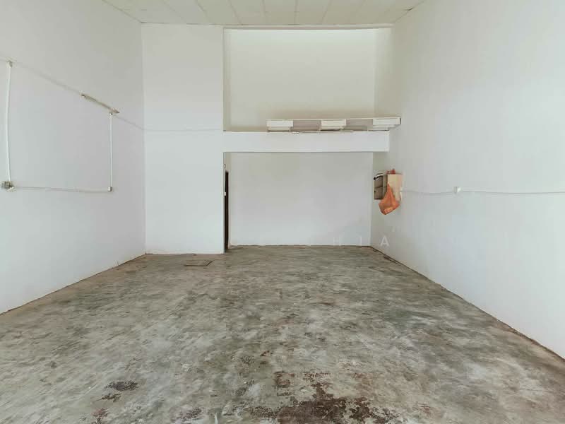 Shop for Rent in Ulu Tiram (Johor) - Alice Chia - Interior - PropertyGuru.com.my