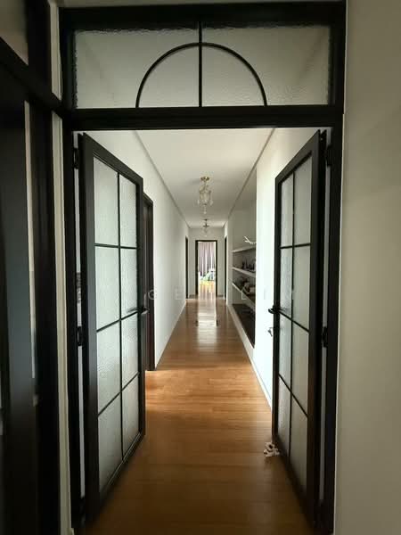 Servis Apartment untuk Disewa di The Oval - Angel Lim - Corridor - PropertyGuru.com.my
