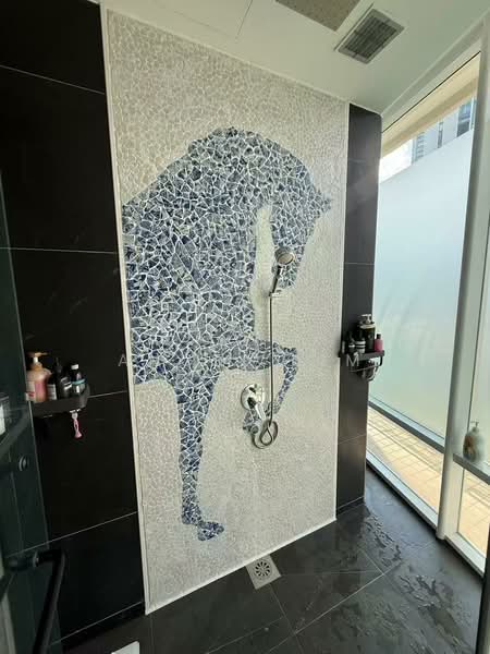 Servis Apartment untuk Disewa di The Oval - Angel Lim - Bathroom - PropertyGuru.com.my