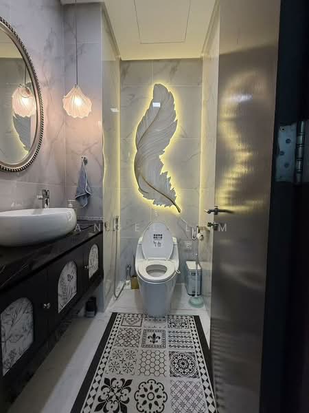 Servis Apartment untuk Disewa di The Oval - Angel Lim - Bathroom - PropertyGuru.com.my