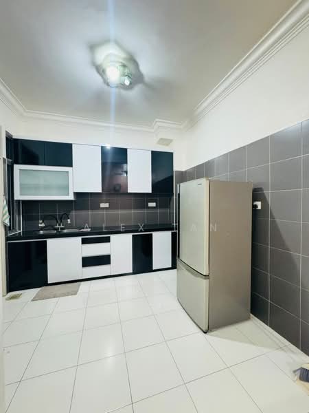 Rumah Teres 2 Tingkat untuk Dijual di Taman Setia Indah (Tebrau) - ALEX TAN - Kitchen - PropertyGuru.com.my