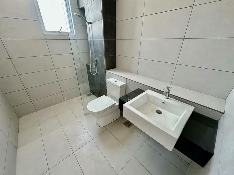 Rumah Teres 2 Tingkat untuk Dijual di Bandar Gamuda Cove (Dengkil) - Lukman Hakim - Bathroom - PropertyGuru.com.my