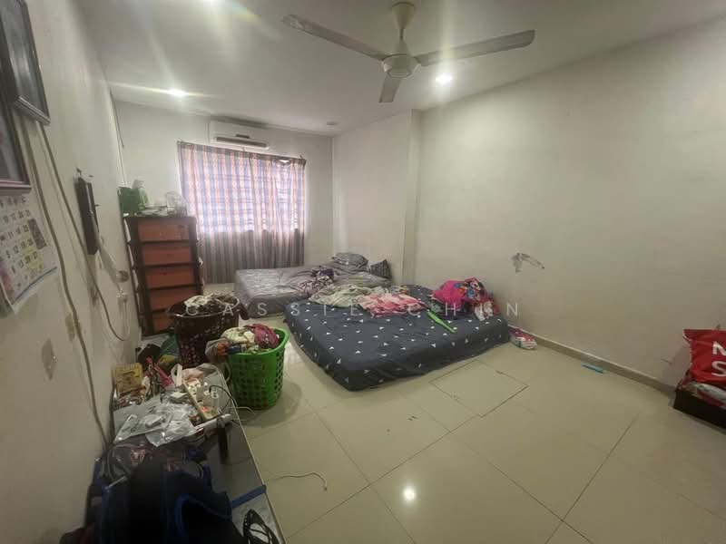 1-storey Terraced House for Sale in Taman Puteri Wangsa (Ulu Tiram) - Cassie Chin - Bedroom - PropertyGuru.com.my
