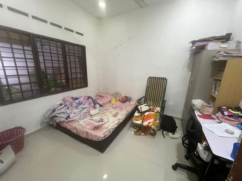 1-storey Terraced House for Sale in Taman Puteri Wangsa (Ulu Tiram) - Cassie Chin - Bedroom - PropertyGuru.com.my