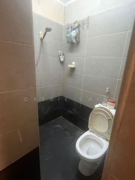 1-storey Terraced House for Sale in Taman Puteri Wangsa (Ulu Tiram) - Cassie Chin - Bathroom - PropertyGuru.com.my
