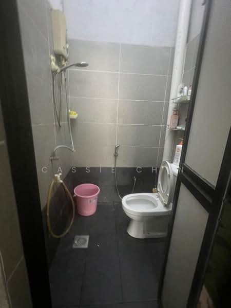 1-storey Terraced House for Sale in Taman Puteri Wangsa (Ulu Tiram) - Cassie Chin - Bathroom - PropertyGuru.com.my