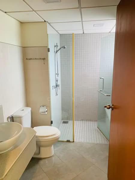 Servis Apartment untuk Dijual di Kiara Designer Suites - CH Ng - Bathroom - PropertyGuru.com.my